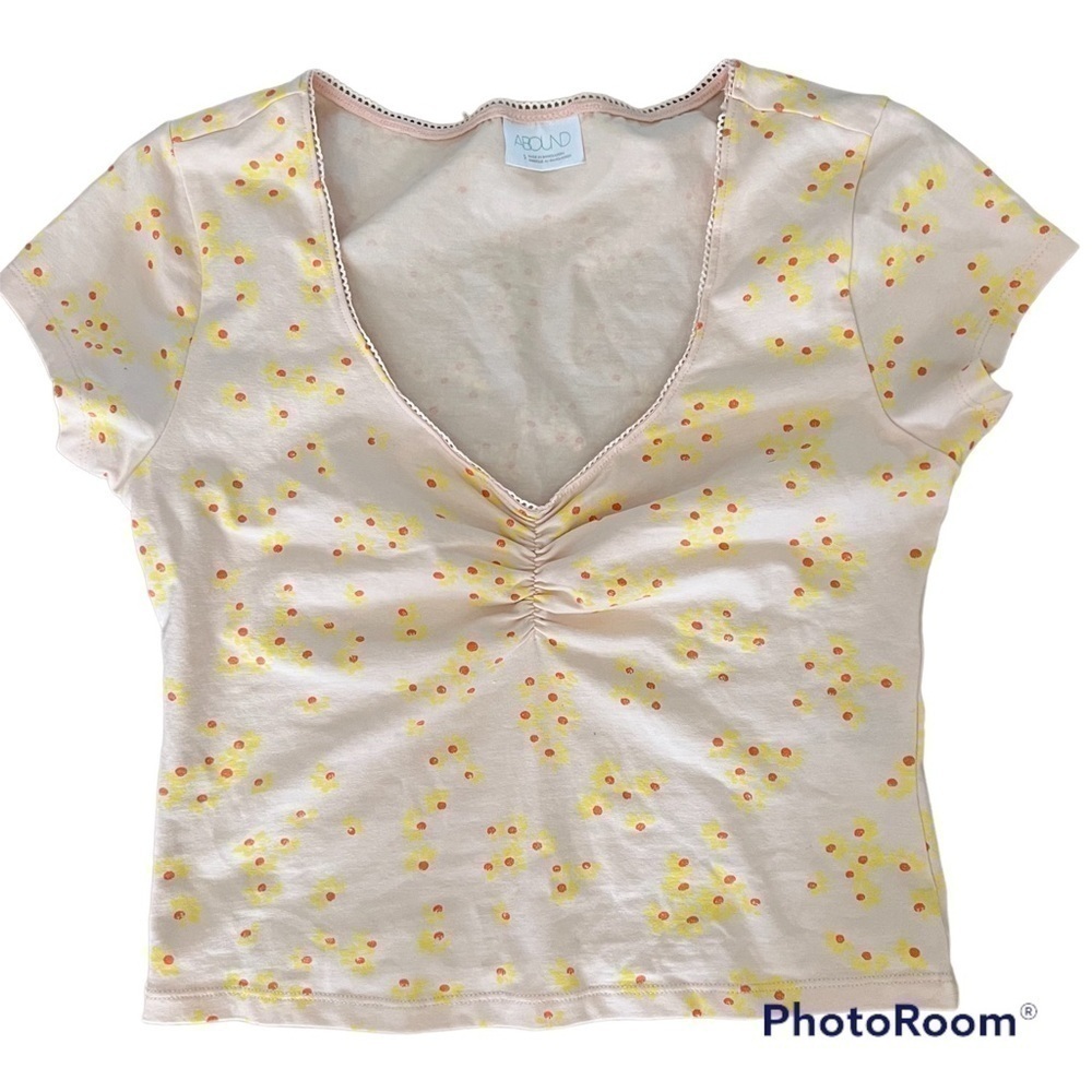 Abound peach colored V neck crop top yellow & orange flower print cap sleeves S. - Picture 2 of 13